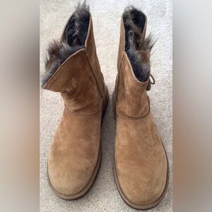 Ugg Australia  meadow Tan brown lined  Boots size 8